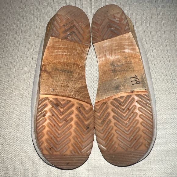 SANITA Size 37EU / 6.5 USA Tan Suede Clogs Wooden Sole Open Back Shoes Laser Cut - Picture 9 of 11